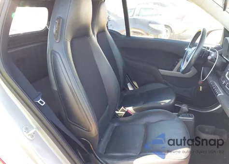 2009 Smart Fortwo Brabus/Passion из США, поврежденный, VIN WMEEK31X19K270581